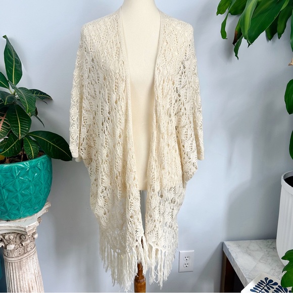 🌾Crochet Bohemian Shawl Poncho Duster, Stevie Nicks, 70’s Altard State Hippie - Picture 2 of 9